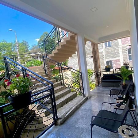 Guest House Kobuleti On Aghmashenebeli מראה חיצוני תמונה