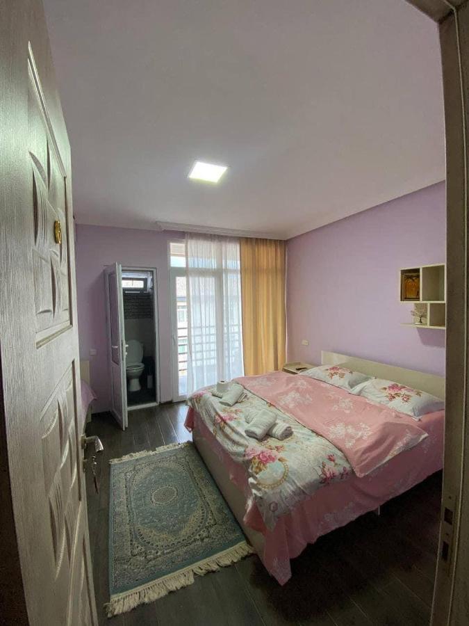 Guest House Kobuleti On Aghmashenebeli מראה חיצוני תמונה