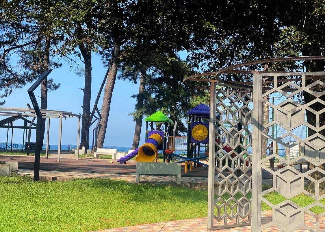 Guest House Kobuleti On Aghmashenebeli מראה חיצוני תמונה
