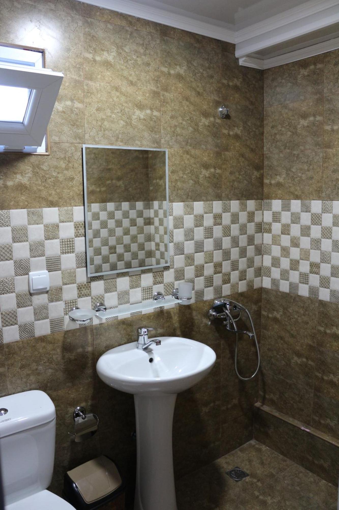 Guest House Kobuleti On Aghmashenebeli מראה חיצוני תמונה