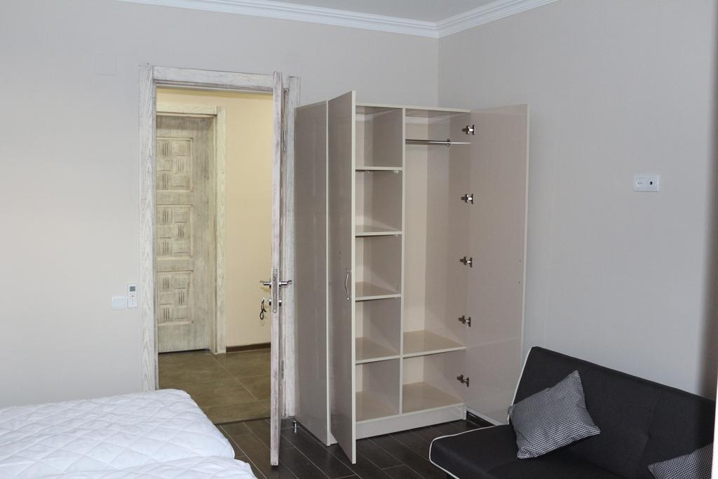 Guest House Kobuleti On Aghmashenebeli מראה חיצוני תמונה