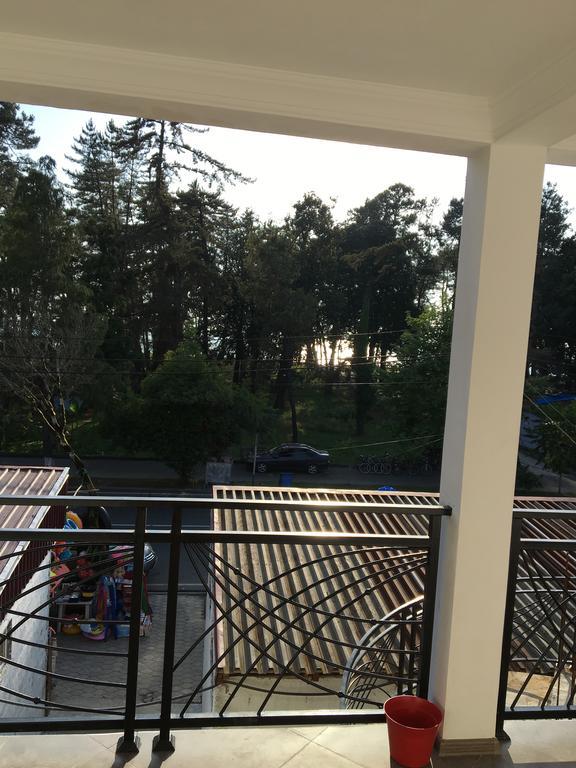 Guest House Kobuleti On Aghmashenebeli מראה חיצוני תמונה