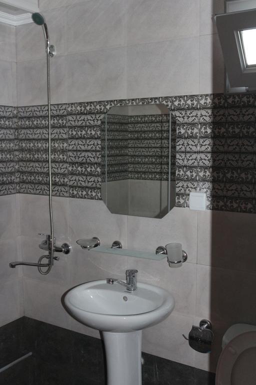 Guest House Kobuleti On Aghmashenebeli מראה חיצוני תמונה