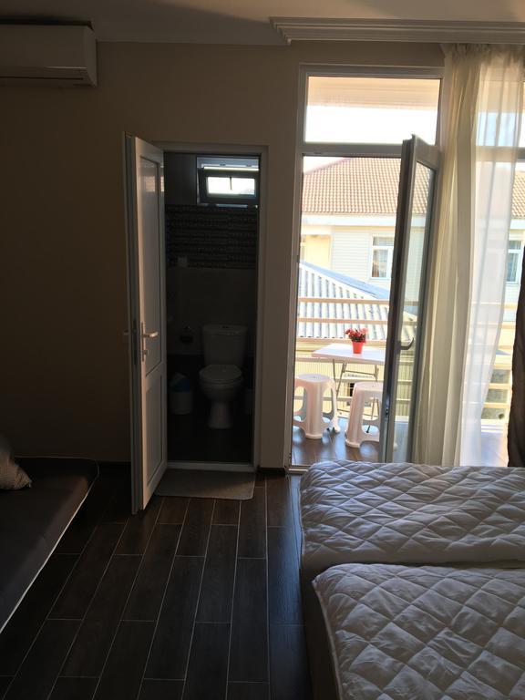 Guest House Kobuleti On Aghmashenebeli מראה חיצוני תמונה
