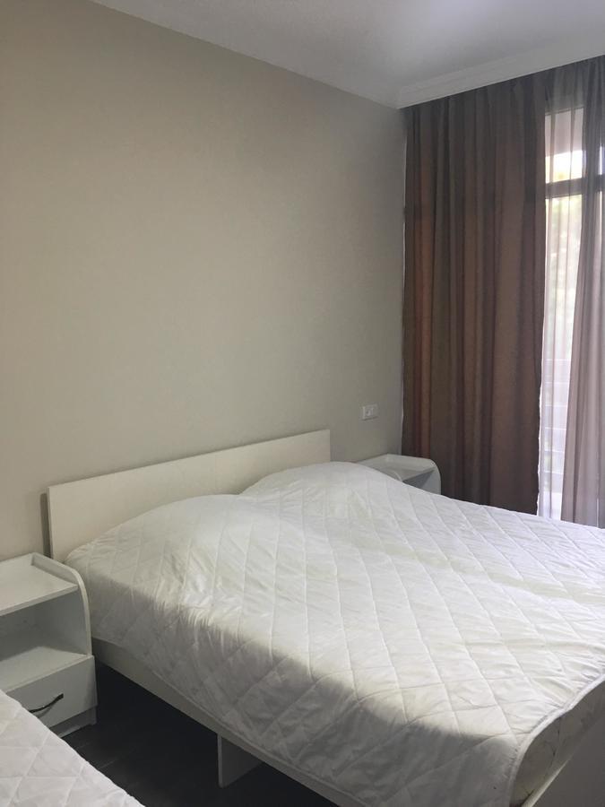 Guest House Kobuleti On Aghmashenebeli מראה חיצוני תמונה