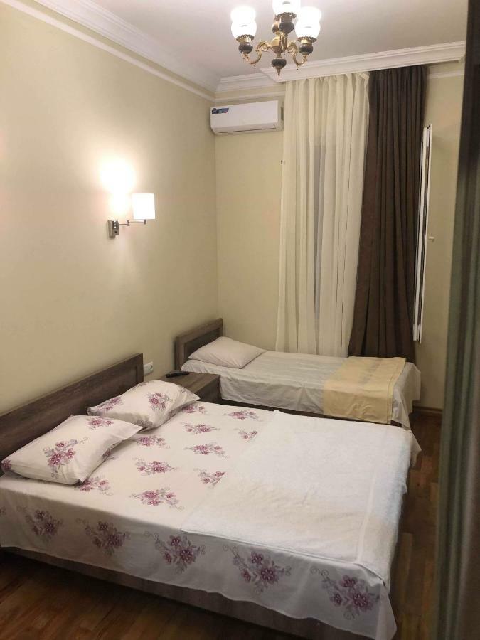Guest House Kobuleti On Aghmashenebeli מראה חיצוני תמונה